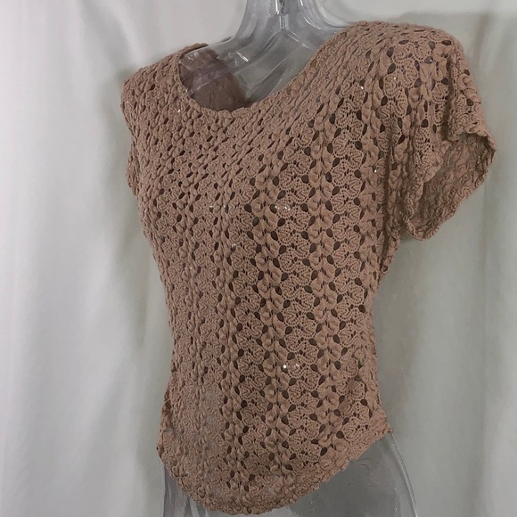 SANS SOUCI Going to Goodwill soon…crocheted top shirt tail hem - Picture 2 of 6